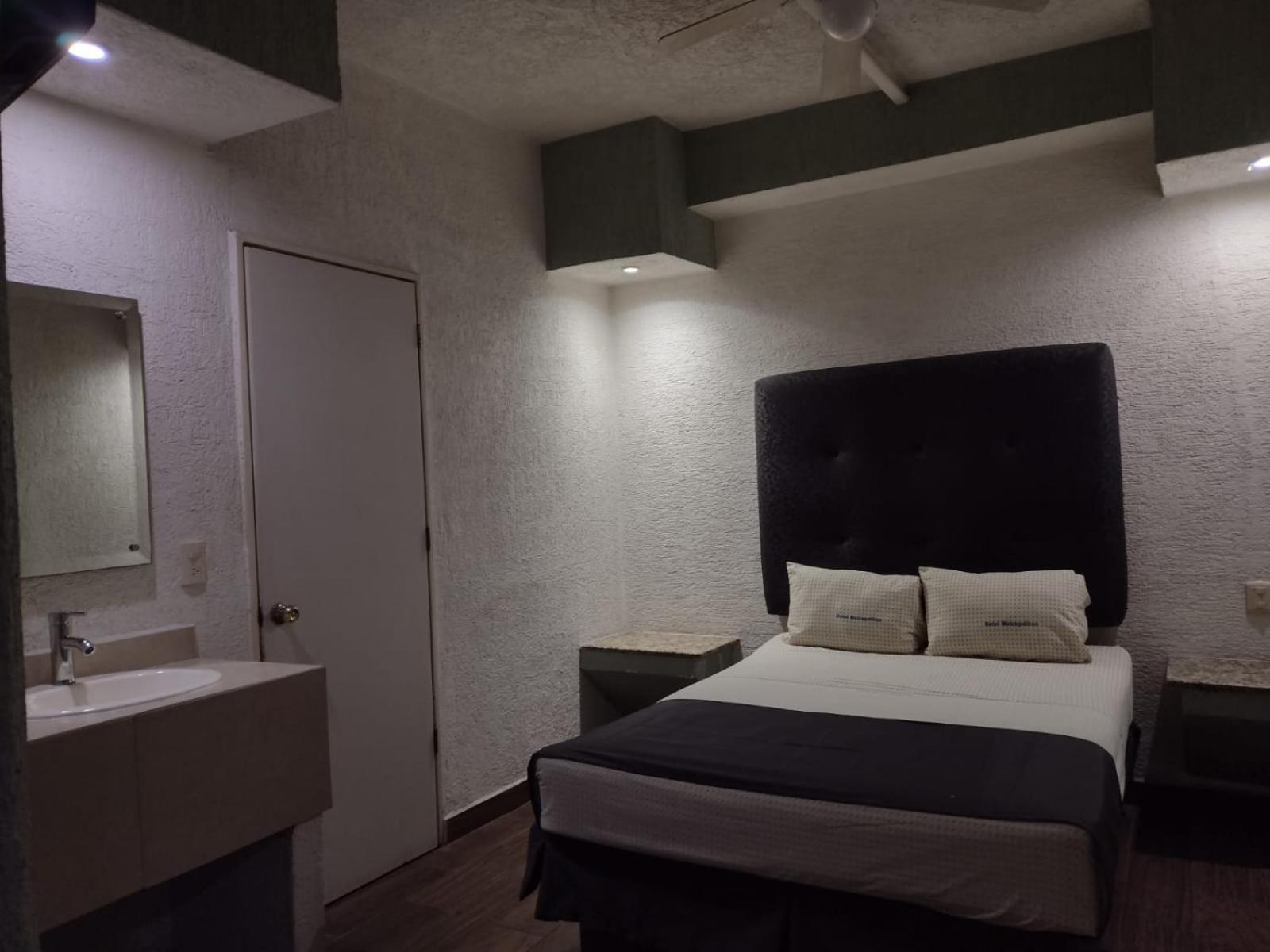 Metropolitan Hotel 2*